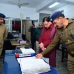 मुख्यमंत्री ने किया पुलिस स्टेशन का निरीक्षण