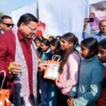 मुख्यमंत्री ने किया शिविर का निरीक्षण