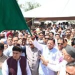 मुख्यमंत्री धामी ने चार धाम जाने वाली बसों को हरी झंडी दिखाकर किया रवाना