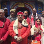 केदारनाथ-बद्रीनाथ धाम पहुंचे सतपाल महाराज, देश-प्रदेश की समृद्धि के लिए की पूजा-अर्चना