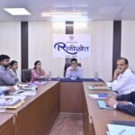 लंबित राजस्व वादों की समीक्षा की