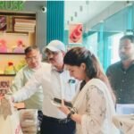त्योहारी सीजन में मिलावटखोरी पर प्रशासन सख्त, मिठाई की दुकानों पर ताबड़तोड़ छापेमारी