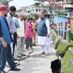 चिड़ोंवाली में क्षतिग्रस्त पुल का मंत्री गणेश जोशी ने किया निरीक्षण