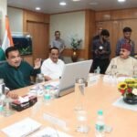 लोनिवि मंत्री महाराज ने परिवहन एवं राष्ट्रीय राजमार्ग मंत्रालय की बैठक में रखे कई सुझाव