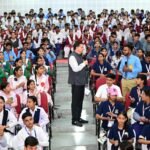 सीएम धामी ने विद्यार्थियों से किया सीधा संवाद, कहा—युवा ही देश और प्रदेश के भविष्य के निर्माता