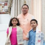 मुख्यमंत्री धामी से मिले नन्हे पर्वतारोही रियांश पंत और प्रिशा रावत