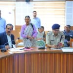 जनता दर्शन में 10 शिकायतों पर सुनवाई, अपर जिलाधिकारी ने दिए त्वरित निस्तारण के निर्देश
