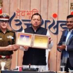 मुख्यमंत्री ने उत्तराखण्ड पुलिस के नवीन गौरव चिह्नों का किया अनावरण
