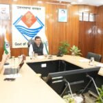 विद्यालयों में हो स्थायी शिक्षक और सुदृढ़ शैक्षणिक व्यवस्थाः मुख्य सचिव
